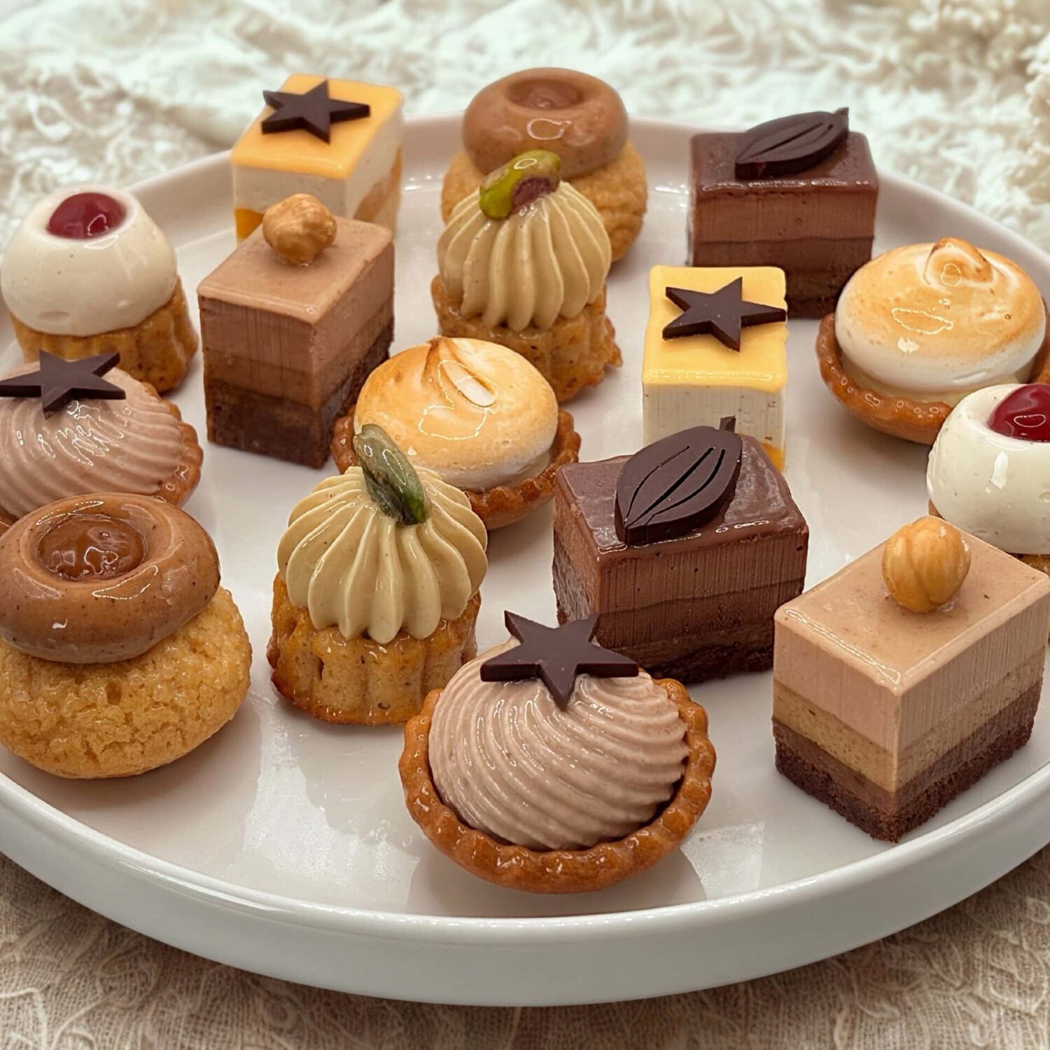 Plateau de 16 mignardises