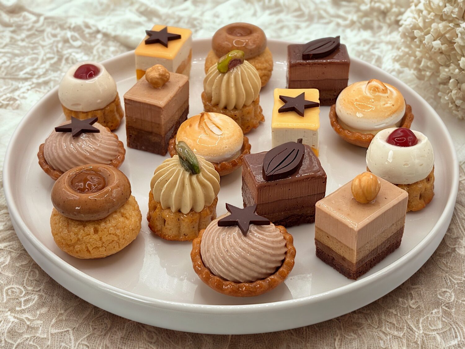 Plateau de 16 mignardises