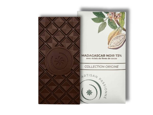 Tablette Madagascar 73% avec éclats de fèves de cacao – Image 2
